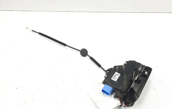 Porsche Cayenne (9PA) Rear door lock 7L0839015D