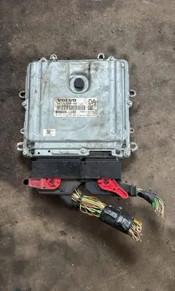 Volvo V70 Engine control unit/module 30771550AB 0281012103