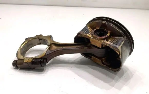 Subaru Outback Piston with connecting rod EJ253