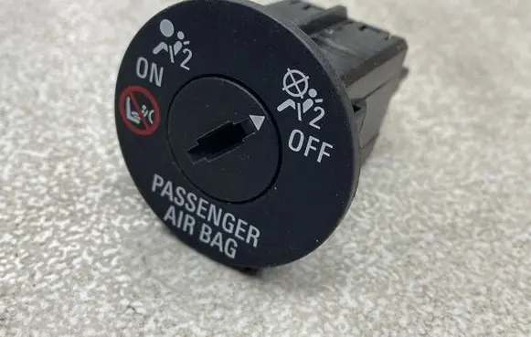 Opel Meriva B Passenger airbag on/off switch 13577258