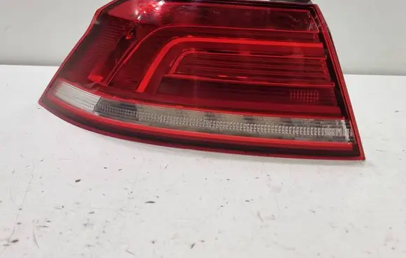 Volkswagen PASSAT B8 Rear/tail lights