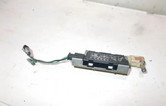 Audi A3 S3 8P Antenna control unit 8p40352250
