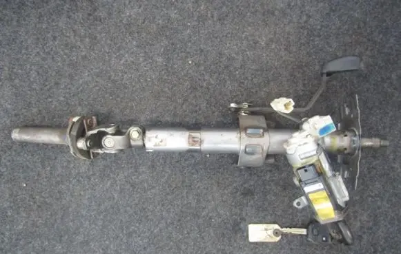 Toyota Avensis Verso Steering wheel axle