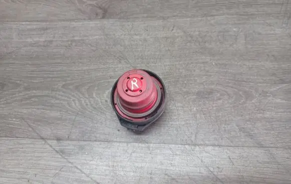 Volvo V70 Fuel tank filler cap 