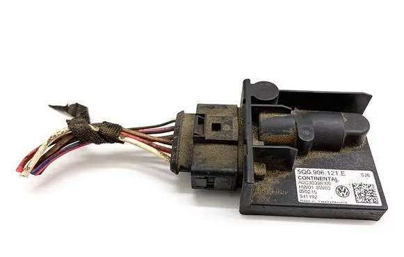 Volkswagen Golf VII Other control units/modules 5Q0906121E
