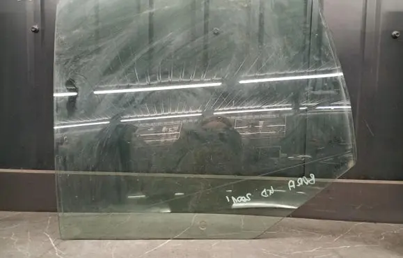 Volkswagen Bora Rear side window