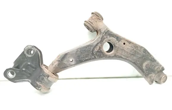 Volvo V40 Front lower control arm/wishbone AV613A262DA