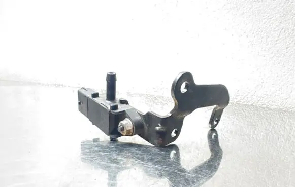 Opel Insignia A Vacuum valve 55566127