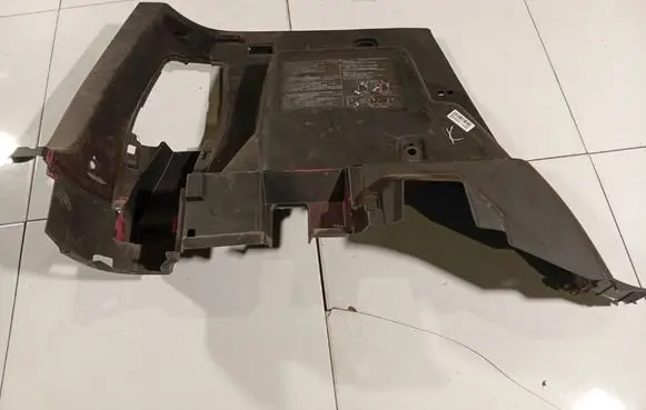 Toyota Corolla Verso AR10 Other trunk/boot trim element 