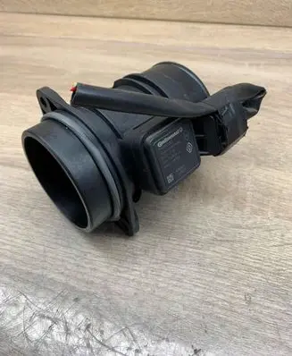 Renault Clio III Mass air flow meter 8200358901 H8200299956