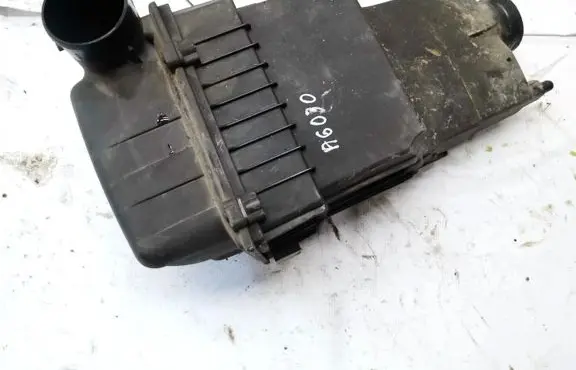 Citroen Xsara Picasso Air filter box 9634107180