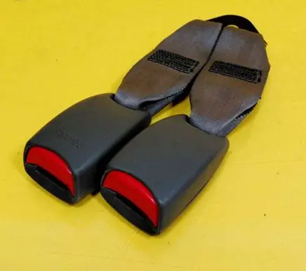 Nissan Almera Middle seatbelt buckle (rear) 