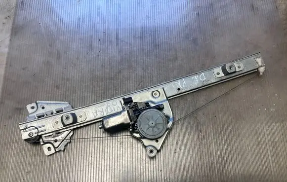 Suzuki Grand Vitara II Front door window regulator with motor 8343065J00 2621003520