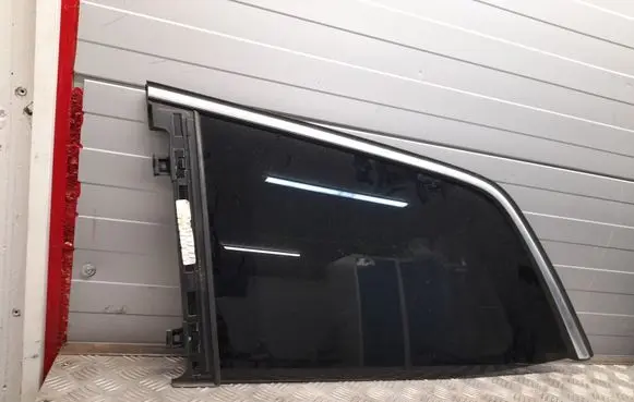Mercedes-Benz GL X166 Rear side window A1666700150