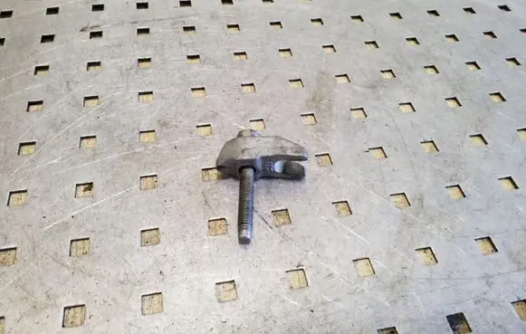 Chevrolet Captiva Fuel Injector clamp holder