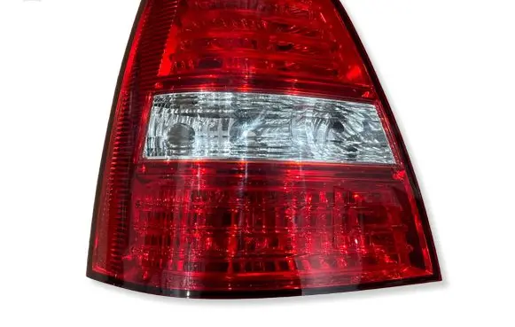 KIA Sorento Rear/tail lights 9243E5