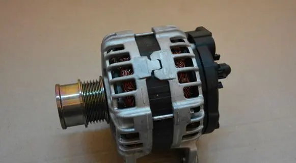 Volkswagen Sharan Generator/alternator 04C903023L