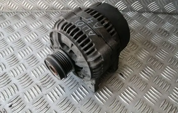 Audi A4 S4 B5 8D Generator/alternator 028903028 0123515003