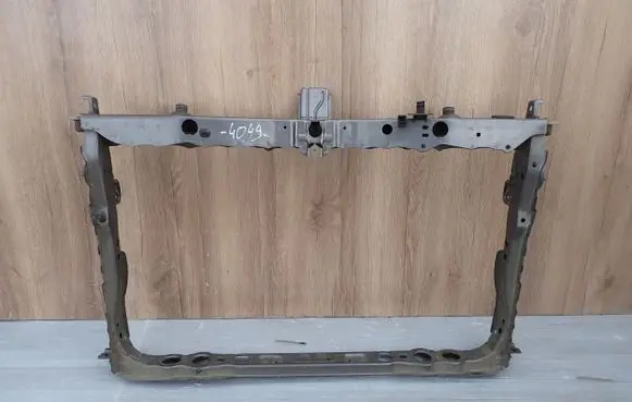 Toyota Verso Front bodywork piece 