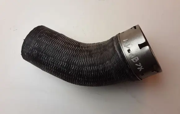 Volvo XC90 Intercooler hose/pipe 31338752
