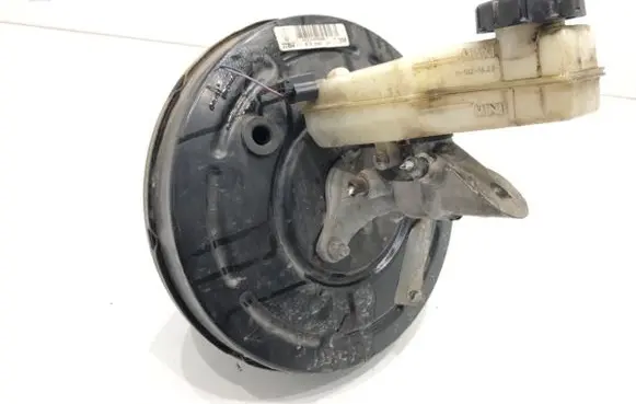 Renault Megane III Brake booster 472100005R