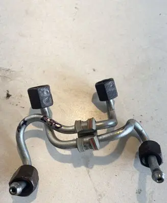 BMW 3 E90 E91 Fuel injector supply line/pipe 
