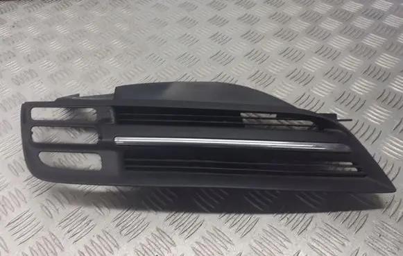 Nissan Micra Front bumper lower grill 62230AX600