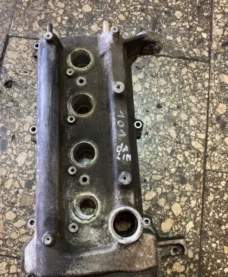 Toyota Prius (XW20) Rocker cam cover 