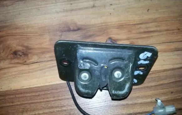 Mazda 626 Tailgate/trunk/boot lock/catch/latch