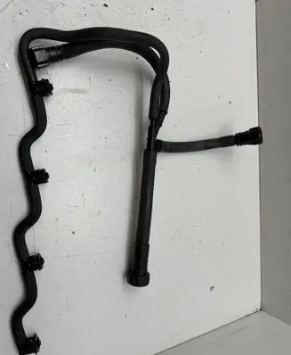 Volvo S90, V90 Fuel line pipe