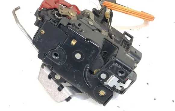 Audi A4 S4 B6 8E 8H Rear door lock 8E0839015C