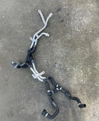 Audi Q7 4M Engine coolant pipe/hose 4M0819350J