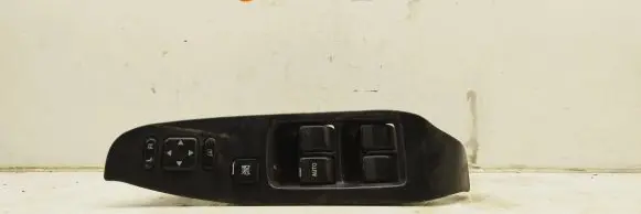 Subaru Forester SG Electric window control switch 83071AE022