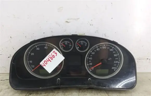Volkswagen PASSAT B5.5 Speedometer (instrument cluster) 3B0920825X