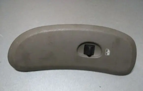 Chrysler Voyager Electric window control switch 0SB711L5AB 04685753AA