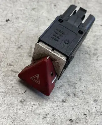 Volkswagen PASSAT B6 Hazard light switch 1t0953509
