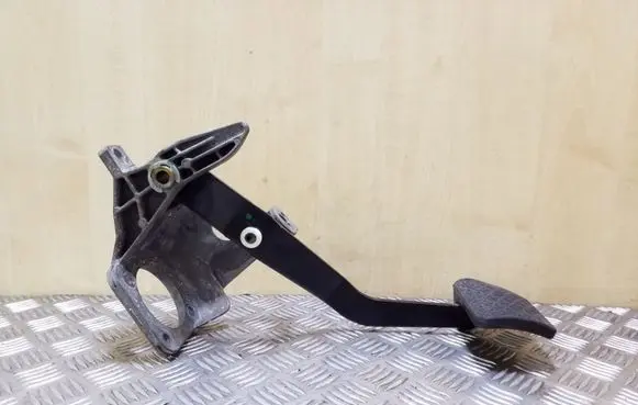 Mercedes-Benz E W211 Brake pedal A2112941701