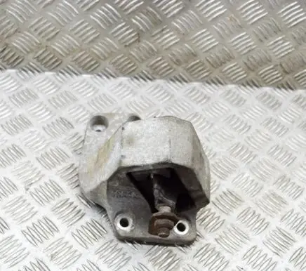 Dodge RAM 1500 DS Engine mount bracket 705AA46535