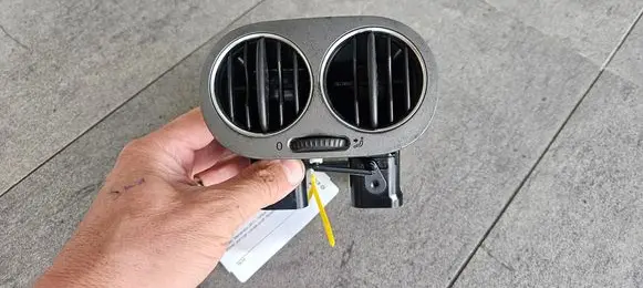 Volkswagen Tiguan Rear air vent grill 5N0819203 644101 ZSB5M0819203