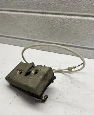 Audi 80 90 S2 B4 Sliding door lock 893889016C