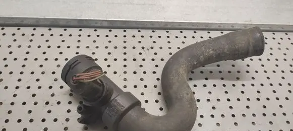 Audi A6 S6 C5 4B Engine coolant pipe/hose 4B0121049D