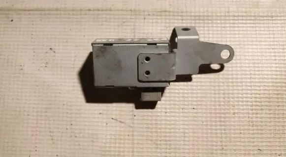 Volvo C70 Aerial antenna amplifier 30775655