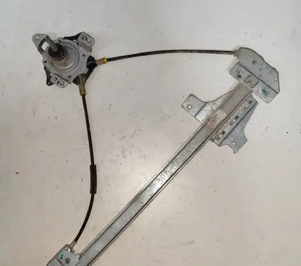 Rear door manual window regulator