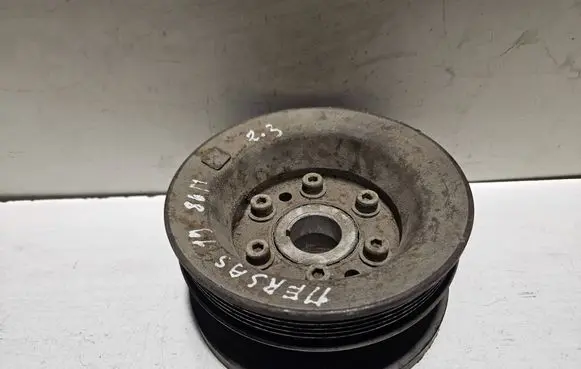 Mercedes-Benz 190 W201 Crankshaft pulley 1020301803
