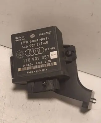 Volkswagen Touran I Light module LCM 1T0907357 5LA00837960 00010158