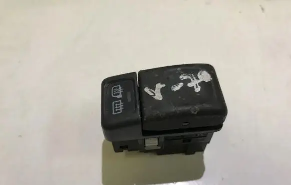Volvo S70 V70 V70 XC Windscreen/window heater switch 9162952 97w17k