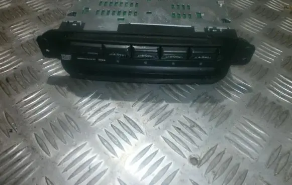 Chrysler 300M CD/DVD changer po4858522AF