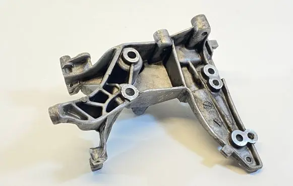 Peugeot 308 Engine mounting bracket 9674030280