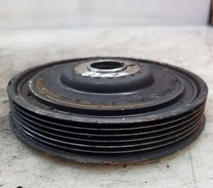 Nissan Qashqai Crankshaft pulley 8200699517