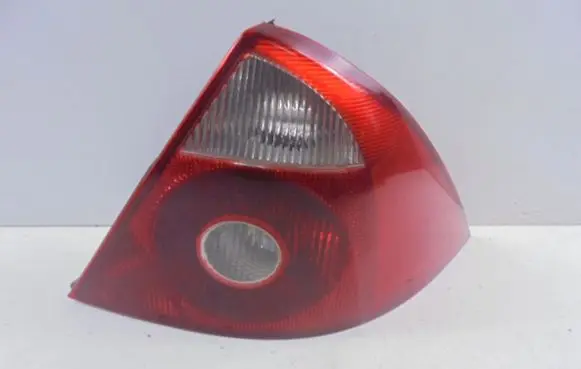 Ford Mondeo Mk III Rear/tail lights 1S7113404A